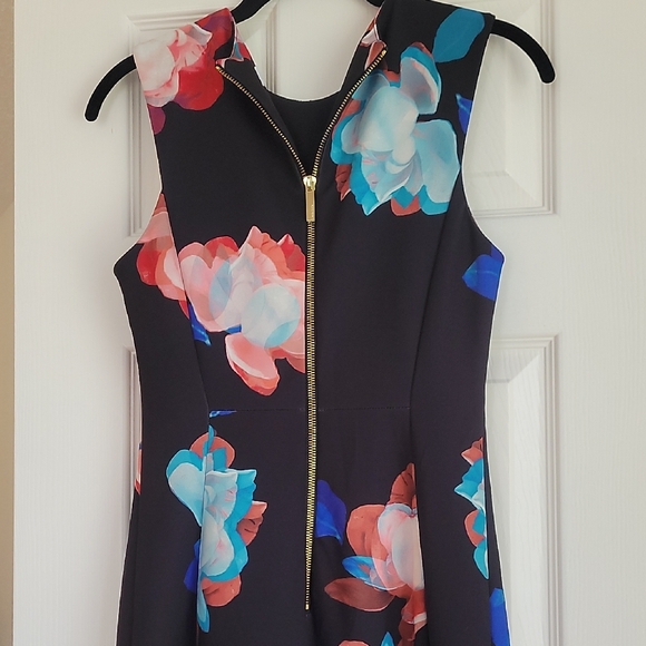 Calvin Klain Floral Sleeveless Black Dress - Picture 3 of 6